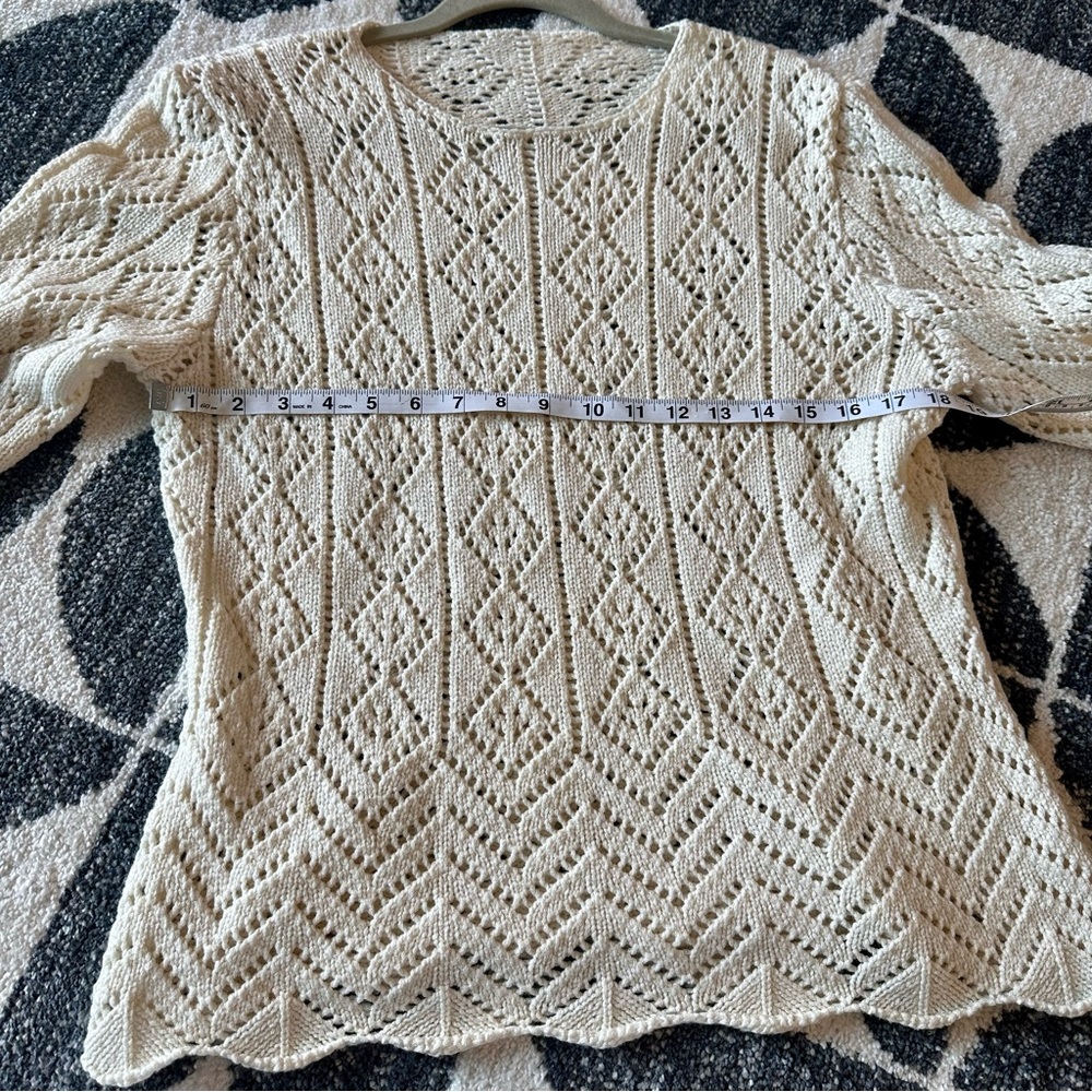 Stunning Vintage Knit Eyelet Scalloped Sweater - Picture 9 of 11